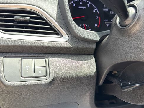 Used 2020 Hyundai Accent SE FWD image 15