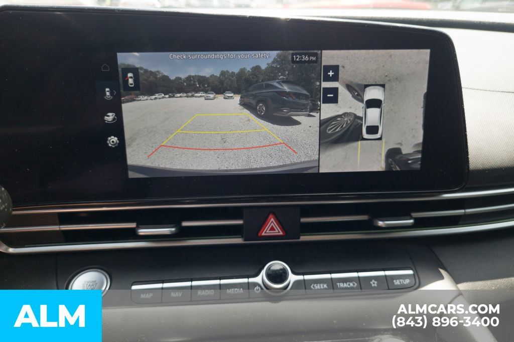 Used 2024 Hyundai Elantra Limited FWD image 10