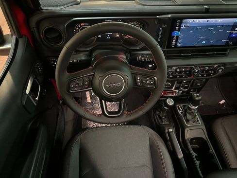 New 2024 Jeep Wrangler Unlimited Rubicon w/ Technology Group image 13