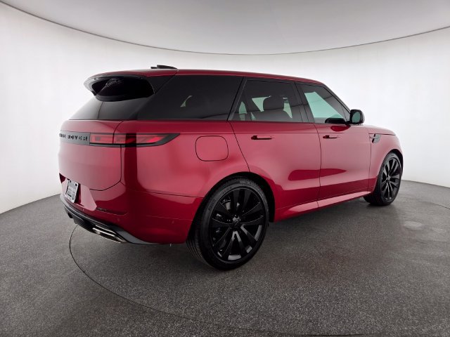 Used 2026 Land Rover Range Rover Sport Dynamic SE AWD/4WD image 2