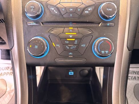 Used 2018 Ford Fusion SE FWD image 17