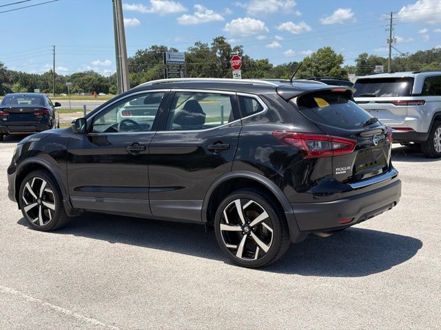 Used 2022 Nissan Rogue Sport SL FWD image 3