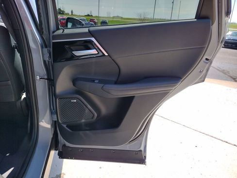 New 2026 Mitsubishi Outlander AWD image 33