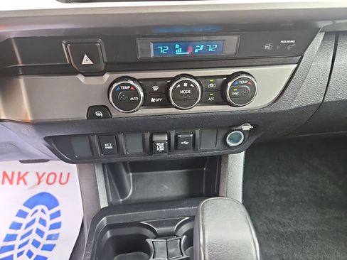 Used 2022 Toyota Tacoma SR5 RWD image 19