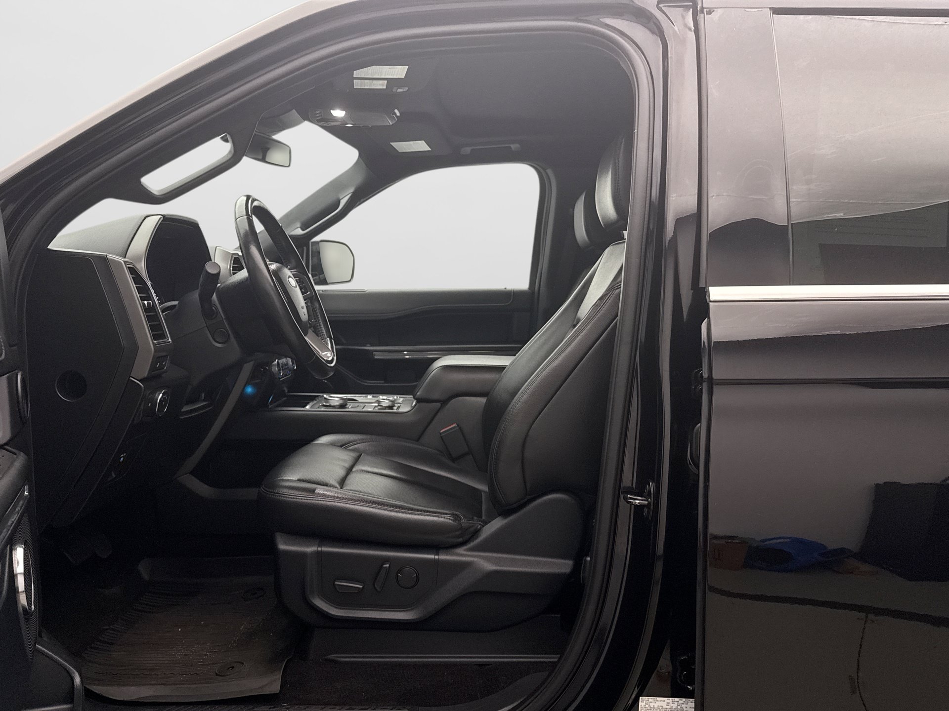 Used 2021 Ford Expedition XLT AWD/4WD image 8