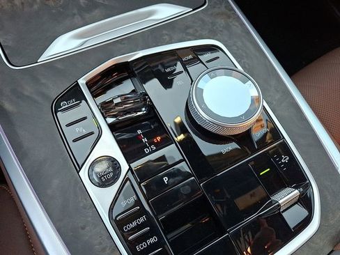 New 2026 BMW X7 xDrive40i w/ Executive Package image 14