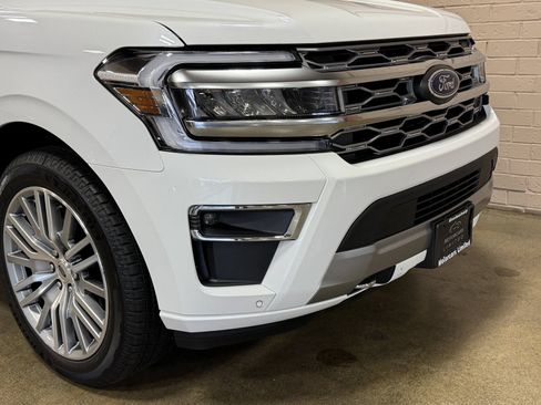 Used 2022 Ford Expedition Platinum AWD/4WD image 10