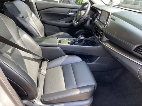 Used 2024 Nissan Rogue SV w/ SV Premium Package FWD image 21