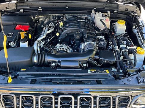Used 2024 Jeep Gladiator Mojave w/ Safety Group AWD/4WD image 10