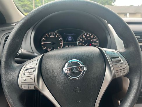Used 2015 Nissan Altima 2.5 S w/ Power Driver Seat Package FWD image 13