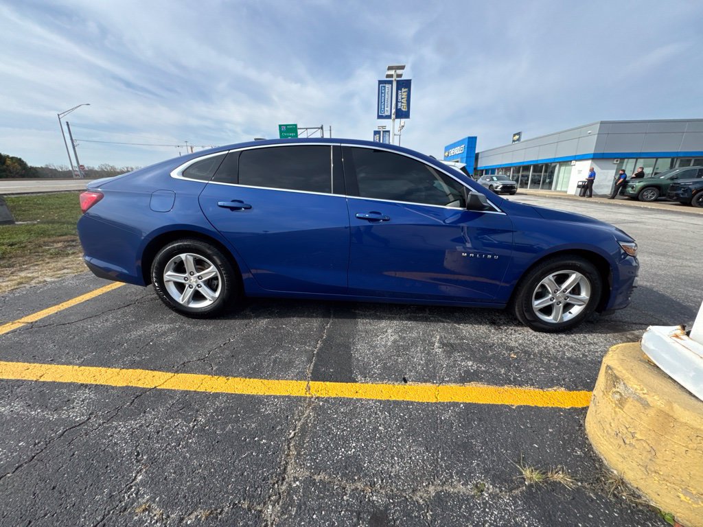 Used 2023 Chevrolet Malibu LS FWD image 4