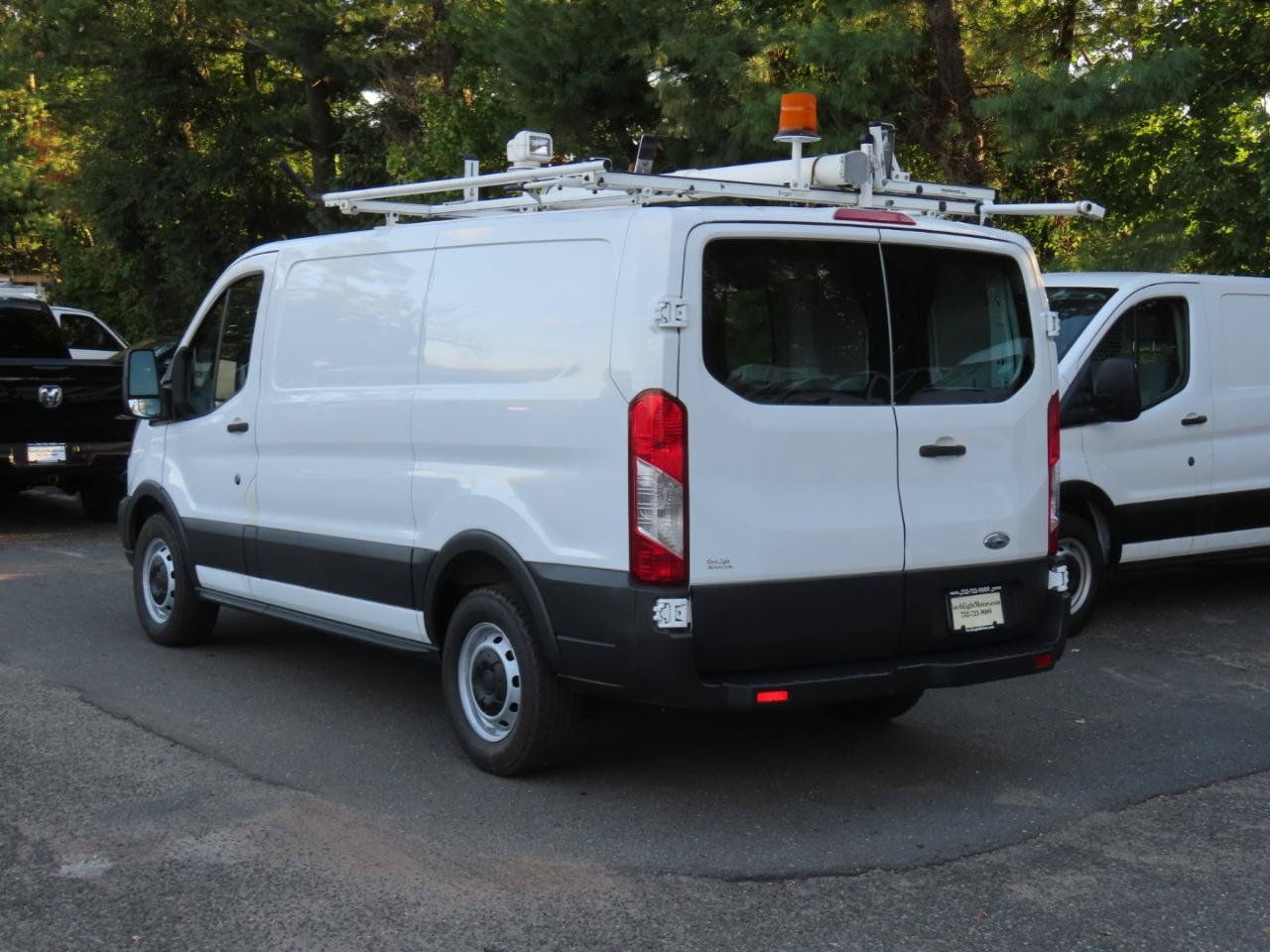 Used 2015 Ford Transit 150 130 Low Roof RWD image 4