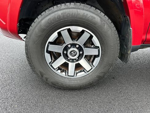 Used 2020 Toyota 4Runner TRD Off-Road image 12