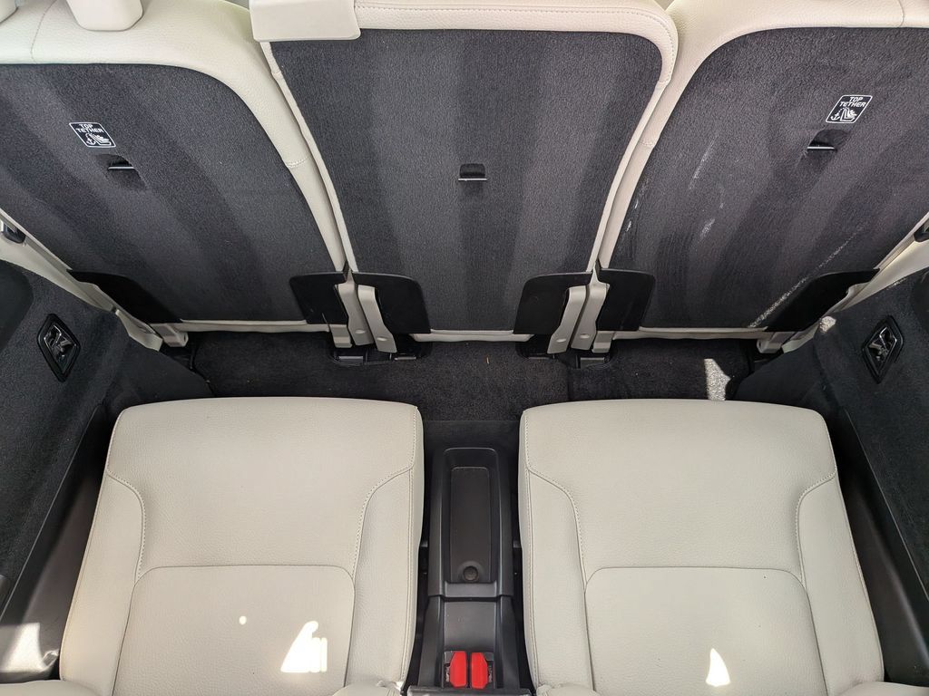Used 2023 Volvo XC90 B6 Plus AWD/4WD image 35