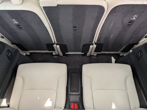 Used 2023 Volvo XC90 B6 Plus AWD/4WD image 35