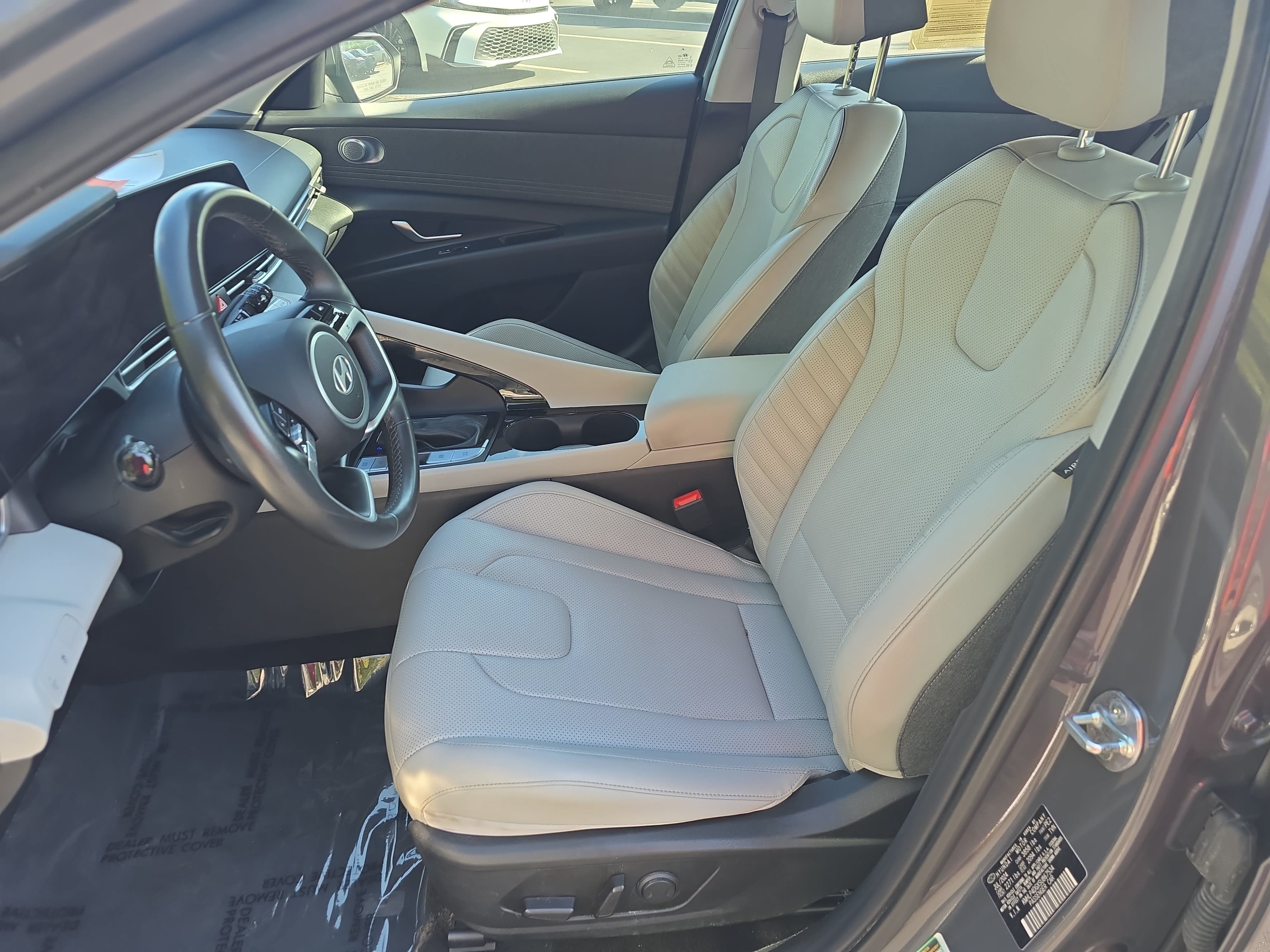 Used 2025 Hyundai Elantra Limited FWD image 14