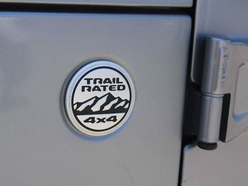Used 2020 Jeep Wrangler Unlimited Sahara AWD/4WD image 7