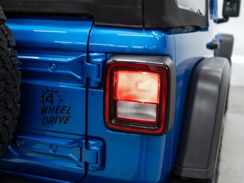 Used 2024 Jeep Wrangler Unlimited AWD/4WD image 42