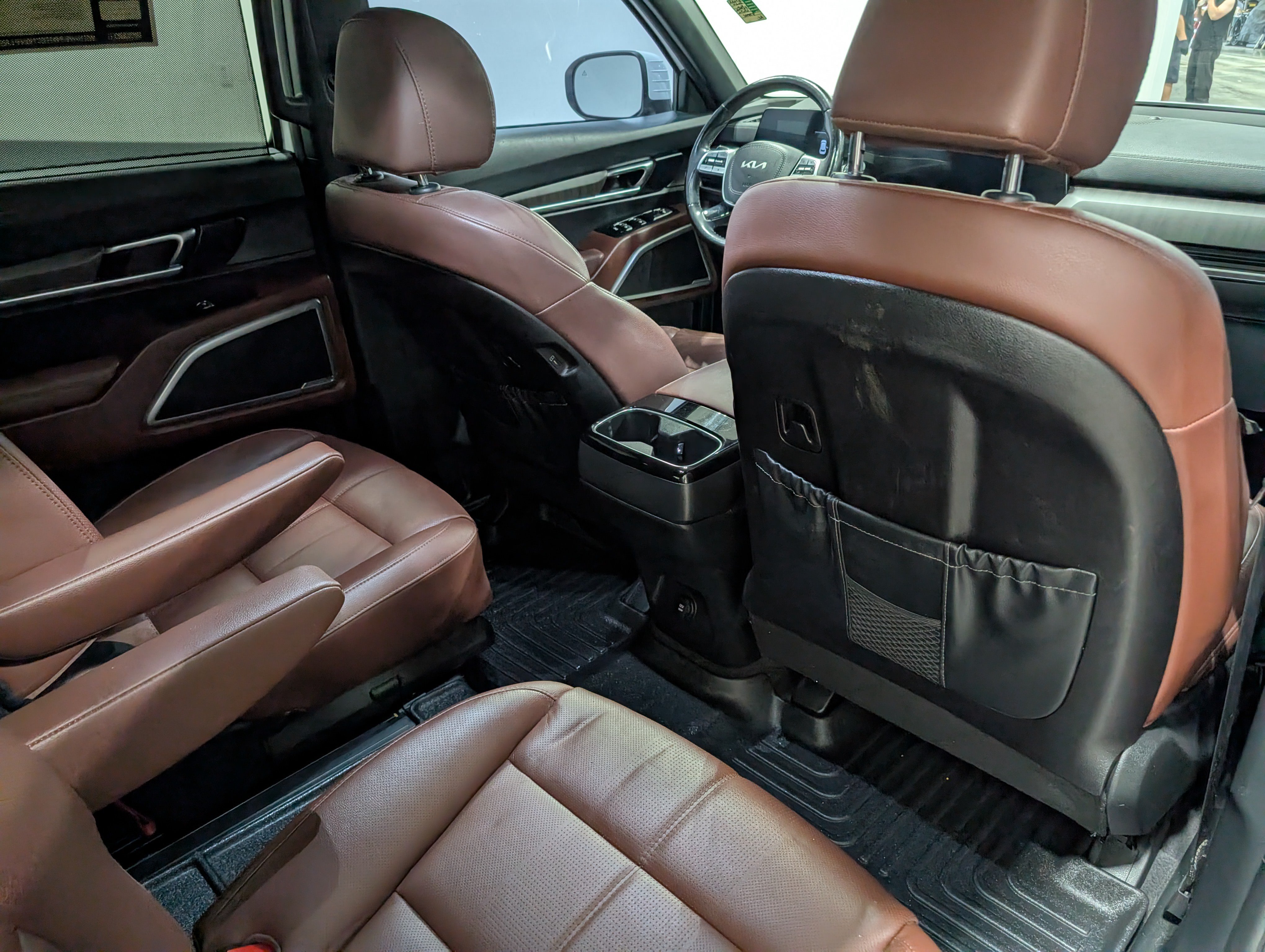Used 2024 Kia Telluride EX w/ EX Captain's Chair Package AWD/4WD image 14