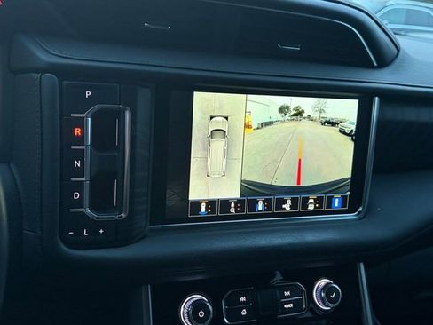 Used 2022 GMC Yukon XL Denali w/ Advanced Technology Package image 11