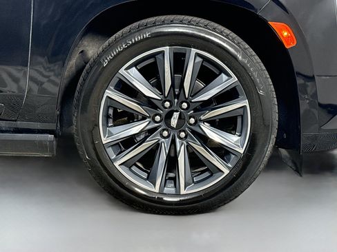Used 2024 Cadillac Escalade Sport Platinum AWD/4WD image 32