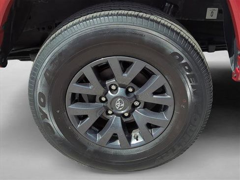 Certified 2023 Toyota Tacoma SR5 image 9