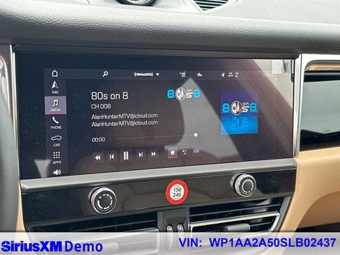 Used 2025 Porsche Macan image 27