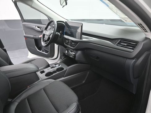 New 2025 Ford Escape SE image 24