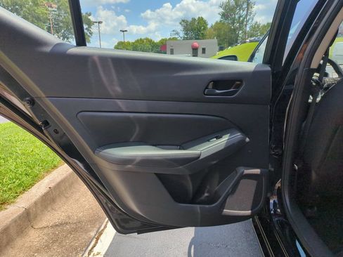 Used 2025 Nissan Altima 2.5 SV FWD image 26