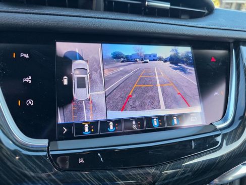 Used 2020 Cadillac XT6 Premium Luxury image 19