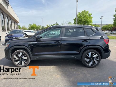 Used 2024 Volkswagen Taos SEL image 2
