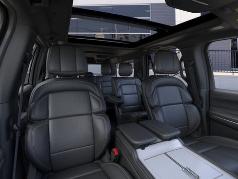 New 2026 Lincoln Navigator L Reserve AWD/4WD image 9