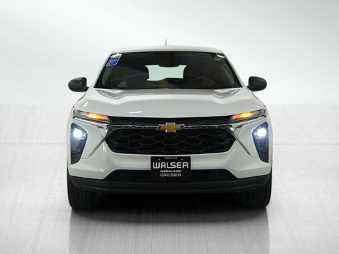 Used 2024 Chevrolet Trax LS w/ Driver Confidence Package image 8