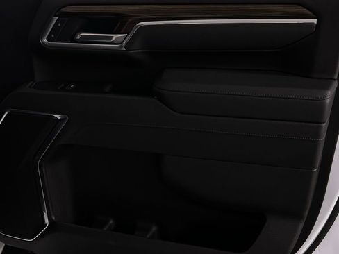 Used 2025 Chevrolet Silverado 3500 LT w/ Convenience Package image 31