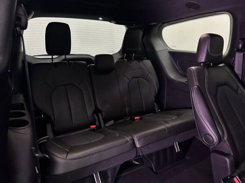New 2026 Chrysler Pacifica Select image 21