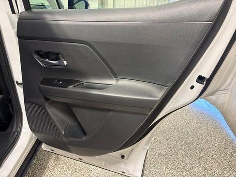 Used 2025 Nissan Kicks SV AWD/4WD image 24