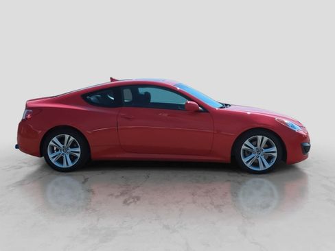 Used 2012 Hyundai Genesis 2.0T RWD image 9
