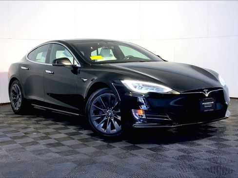 Used 2020 Tesla Model S Long Range Plus image 9