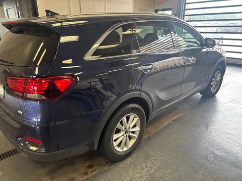 Used 2019 Kia Sorento AWD w/ LX Convenience Package image 10