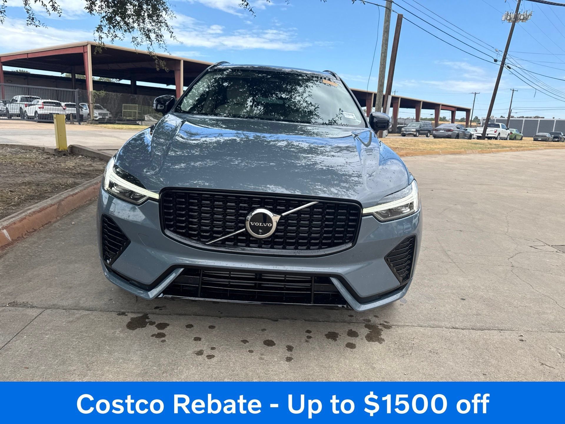 Used 2024 Volvo XC60 T8 Plus w/ Protection Package Premier AWD/4WD image 2