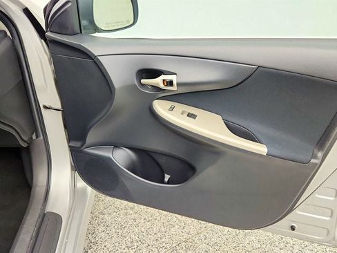 Used 2010 Toyota Corolla S FWD image 25