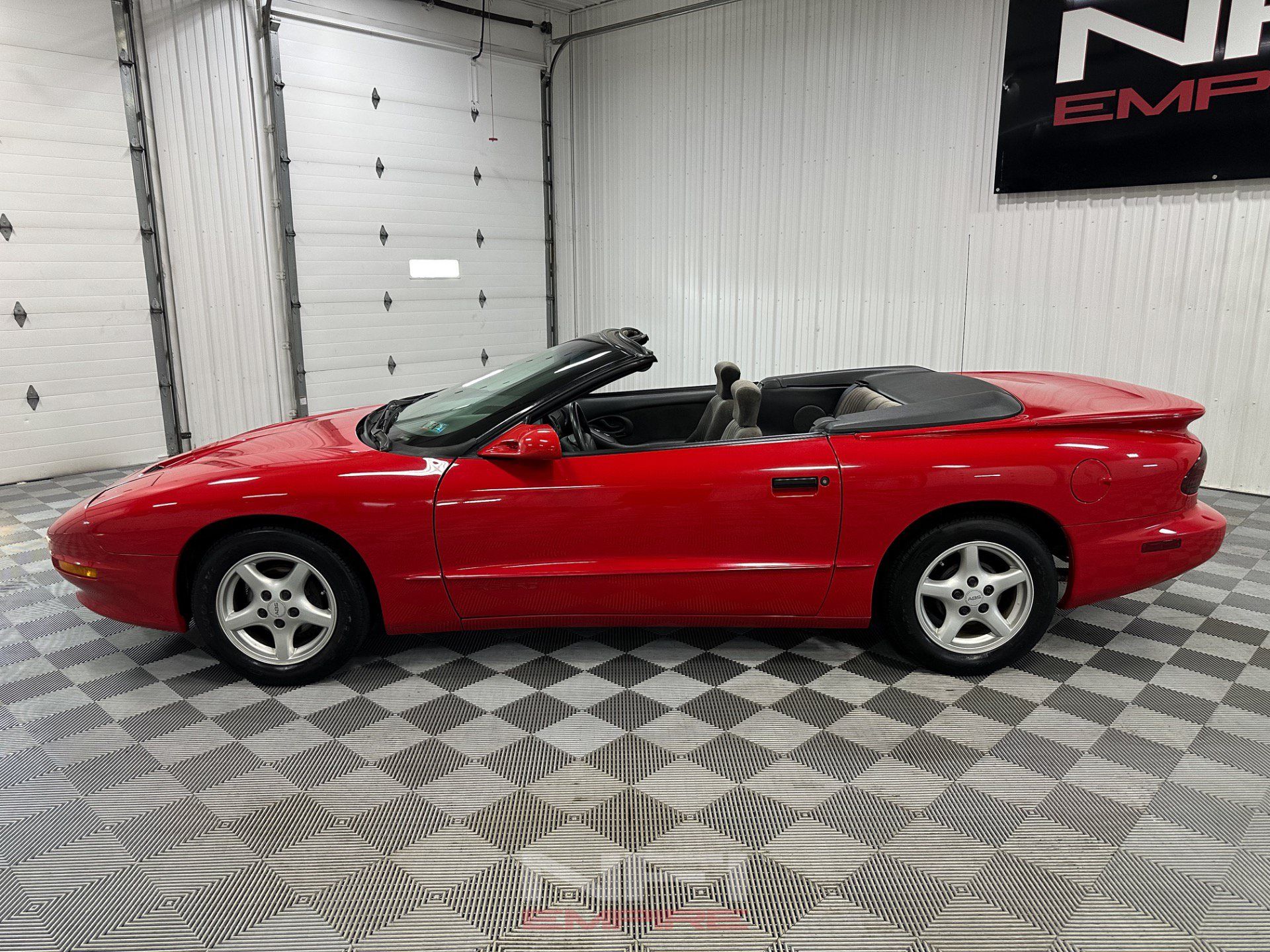 Used 1995 Pontiac Firebird Convertible RWD image 3