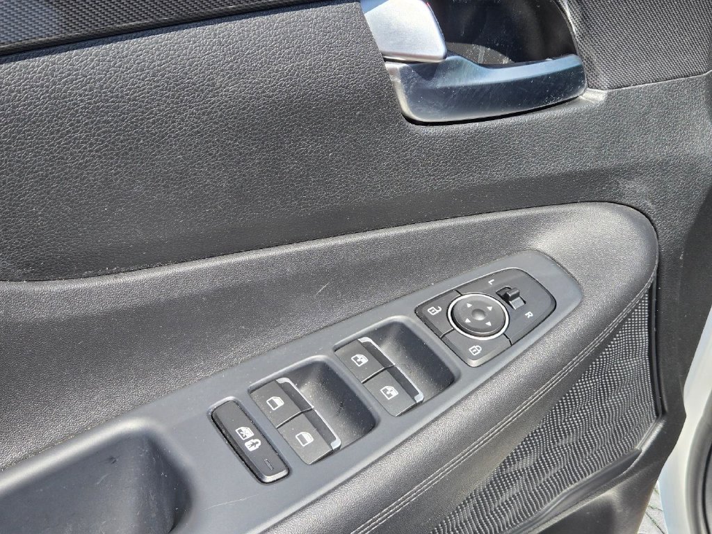 Certified 2023 Hyundai Santa Fe SEL FWD image 15