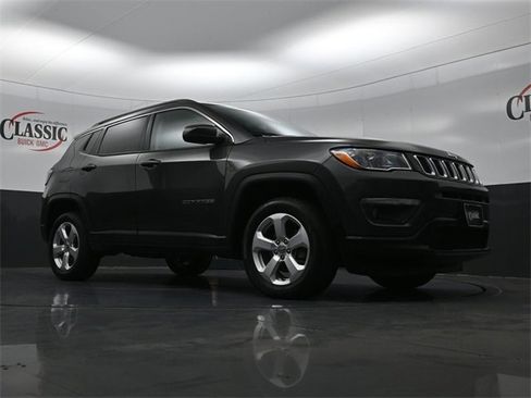 Used 2020 Jeep Compass Latitude w/ Cold Weather Group image 28