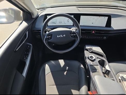 Used 2023 Kia EV6 Light RWD image 3