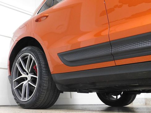 Used 2023 Porsche Macan S AWD/4WD image 18
