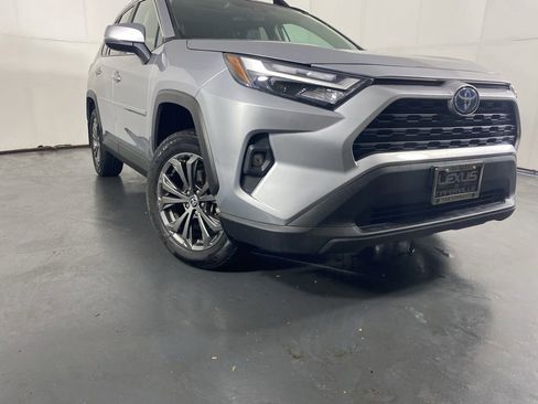 Used 2022 Toyota RAV4 XLE Premium AWD/4WD image 3