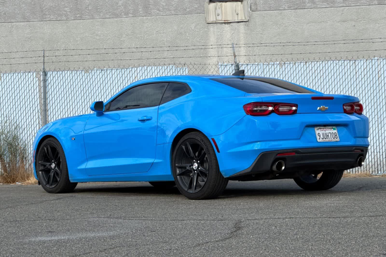 Used 2023 Chevrolet Camaro LT RWD image 5