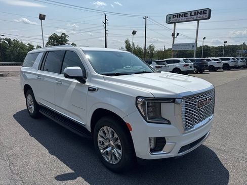 Used 2024 GMC Yukon XL Denali AWD/4WD image 1