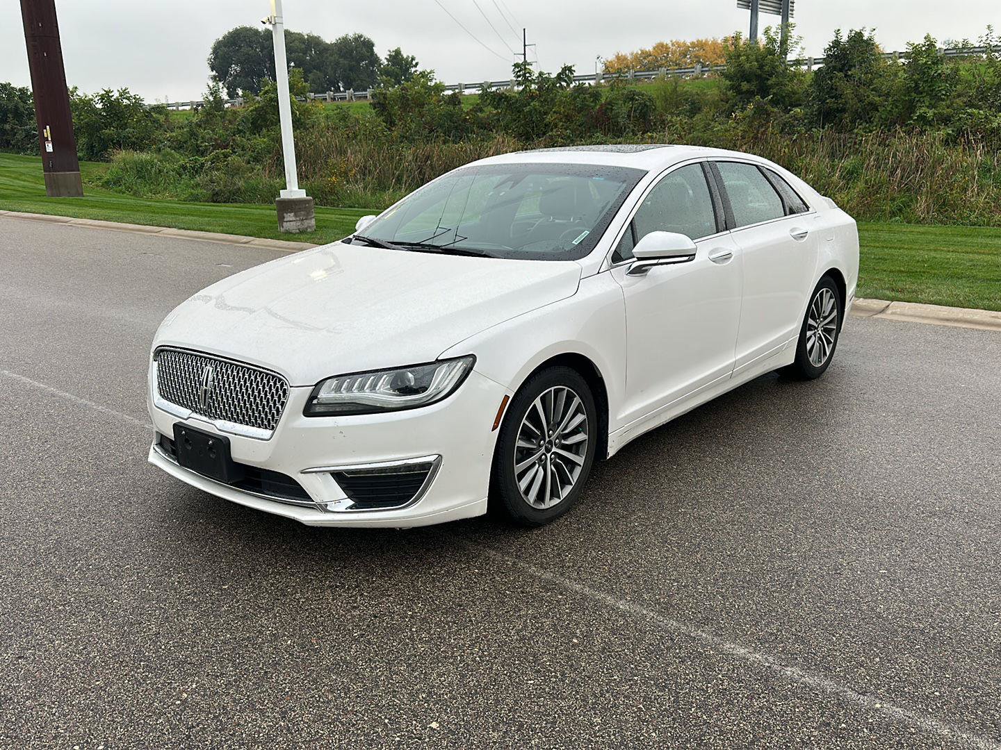 Used 2017 Lincoln MKZ Select w/ Select Plus Package AWD/4WD image 7